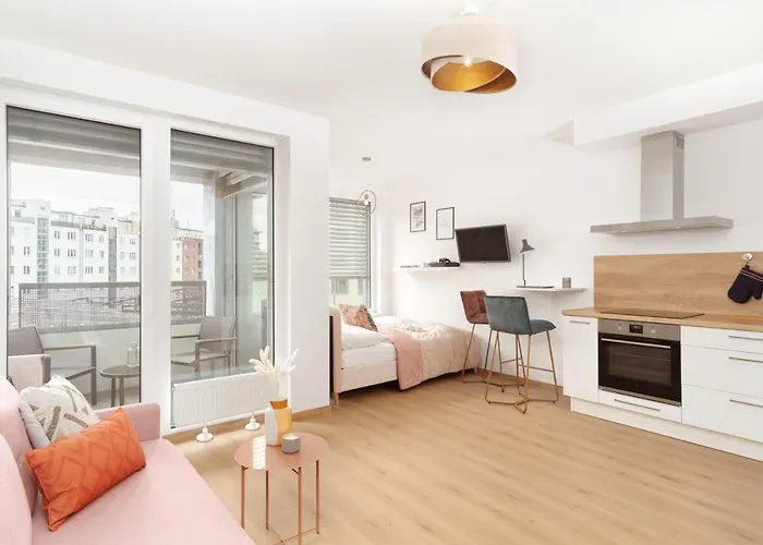 Days - With Balcony In Quiet And Trendy Holesovice Apartament