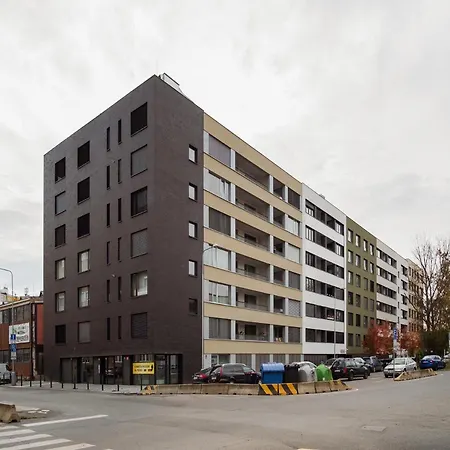Apartment Days - With Balcony In Quiet And Trendy Holesovice