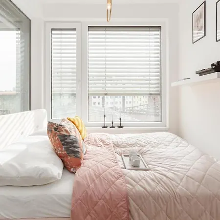 Lejlighed Days - With Balcony In Quiet And Trendy Holesovice *
